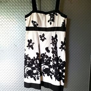 EUC R&K ORIGINALS strappy classic black / white floral (12P)